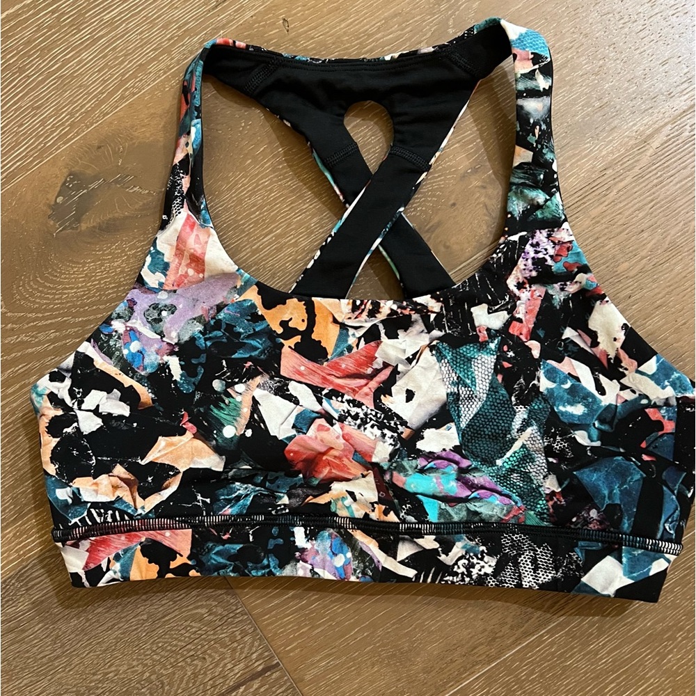 LuluLemon Womens Crossback Sport Bra / Sz 8 - Excellent condition - floral